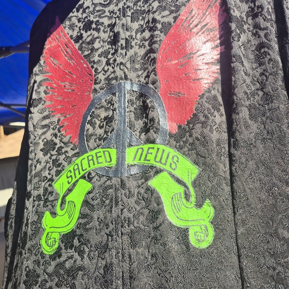 Elegant Black Ruffled Dress - Picture 4 of 5